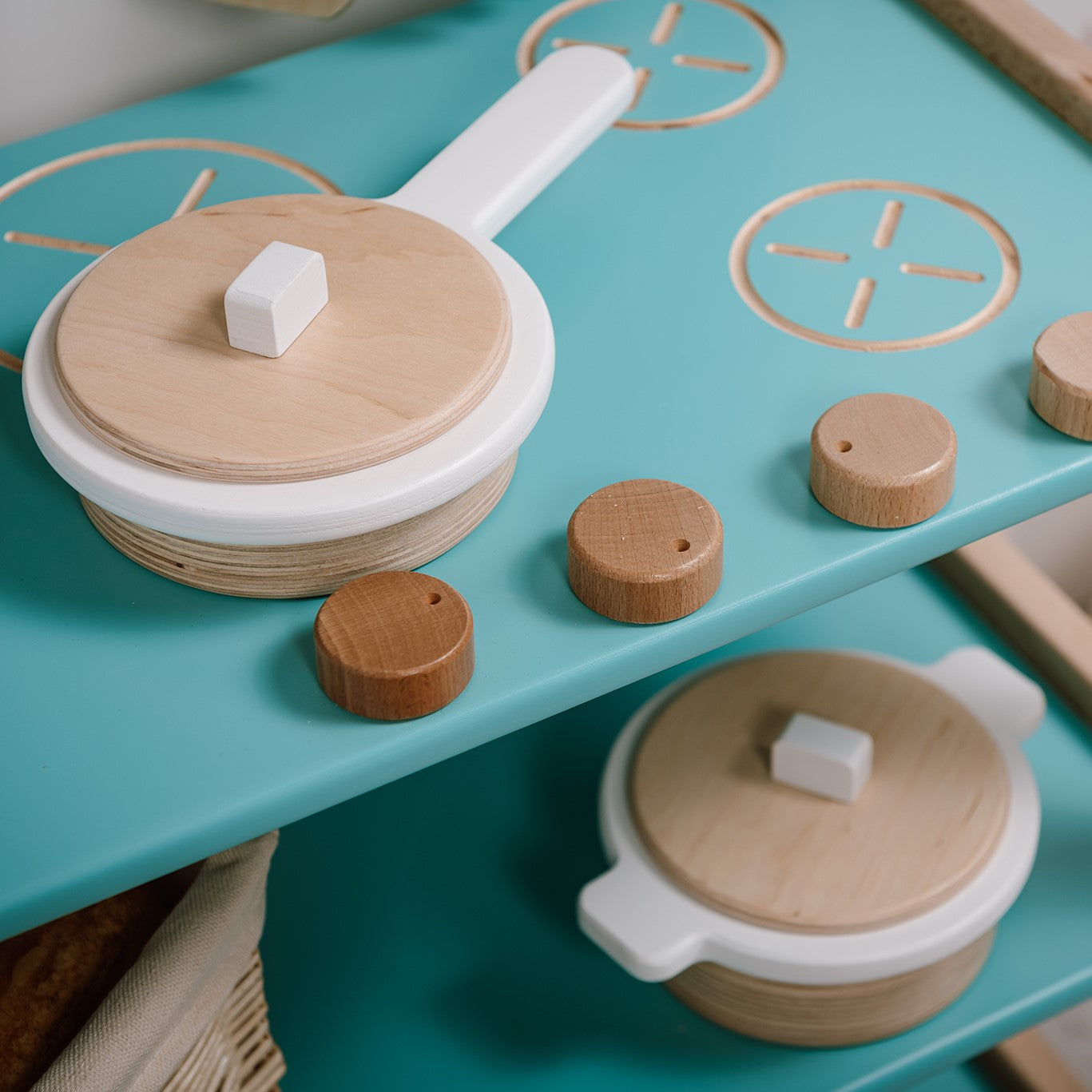 Toy wooden pot and pan set
